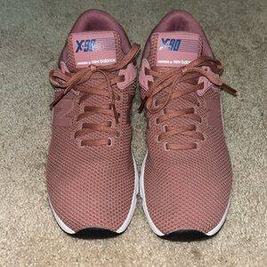Women’s new balance X-90’s
